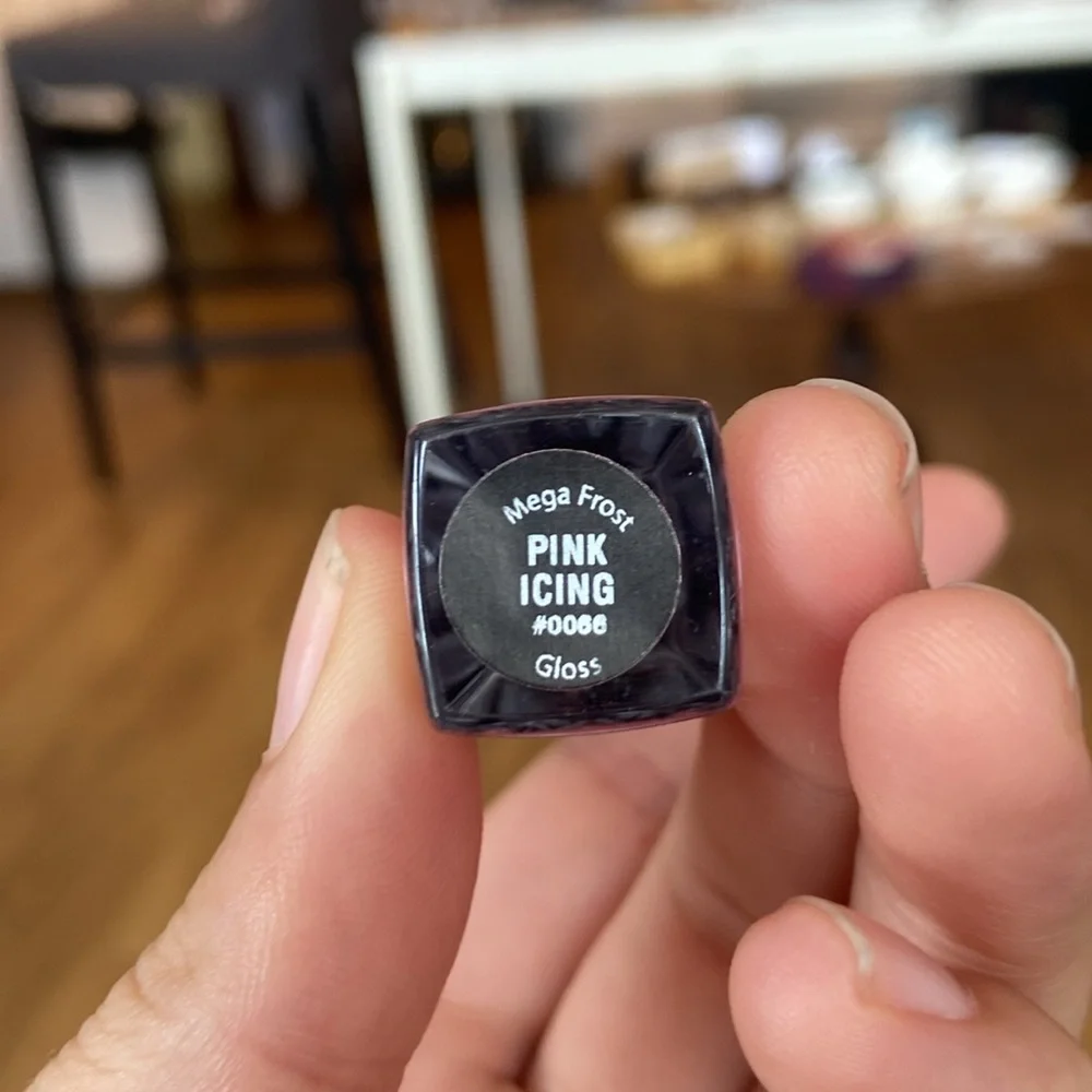 Brand New! Pink Icing Mega Frost Lipgloss - Picture 3 of 4